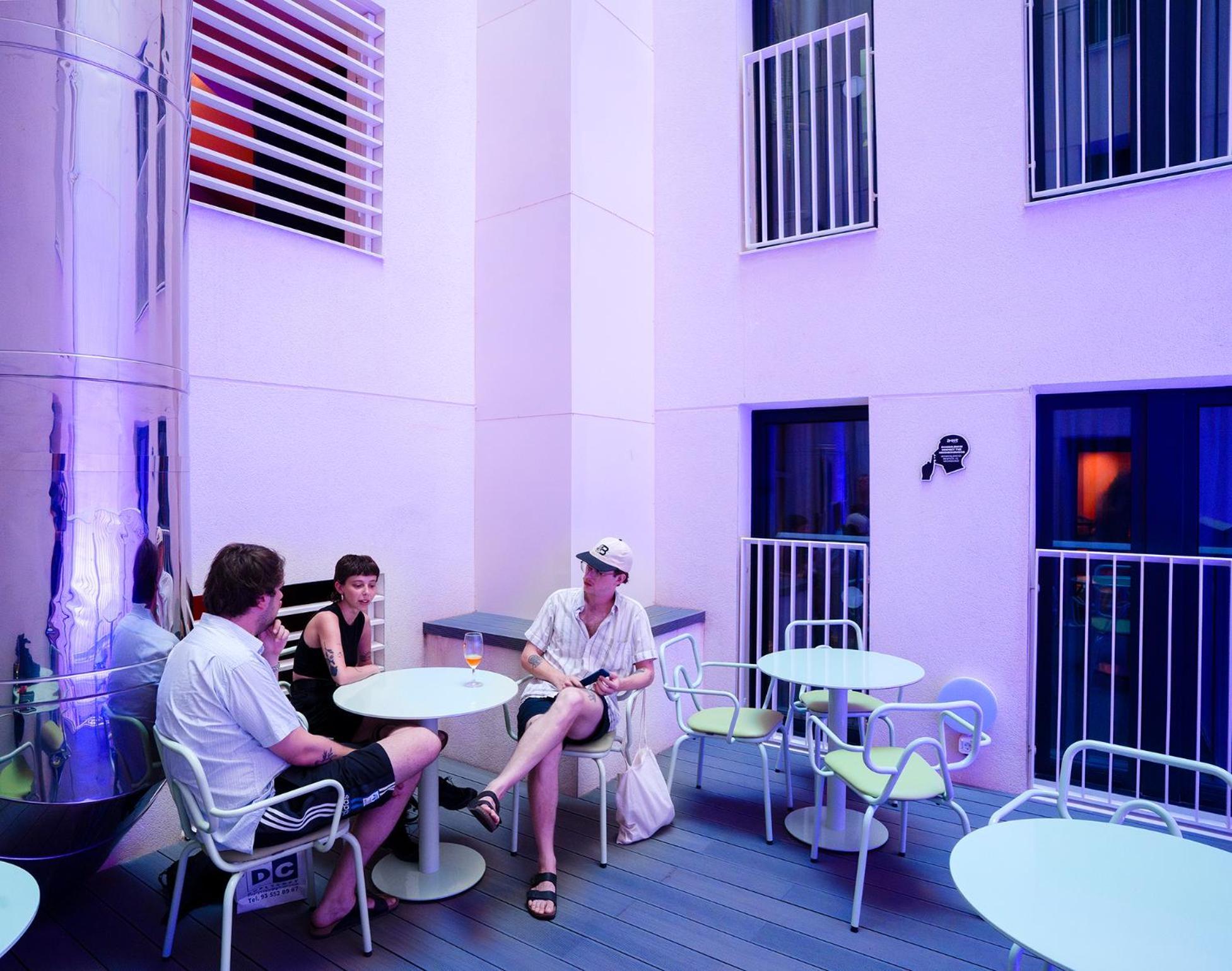 Amistat City Hostel Barcellona Esterno foto