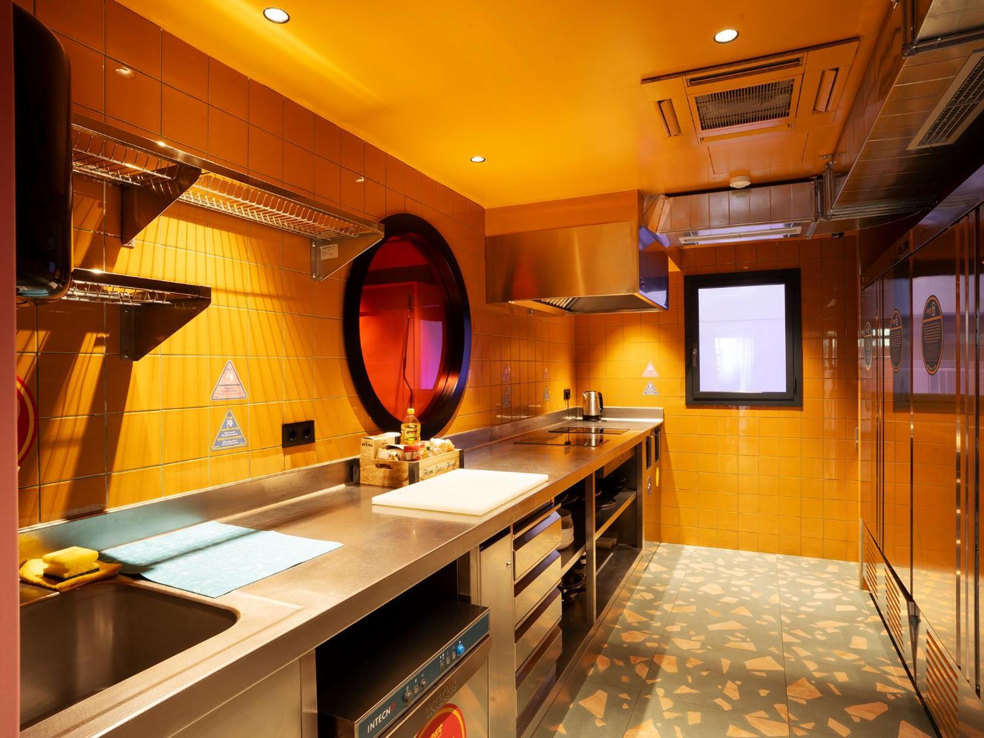 Amistat City Hostel Barcellona Esterno foto