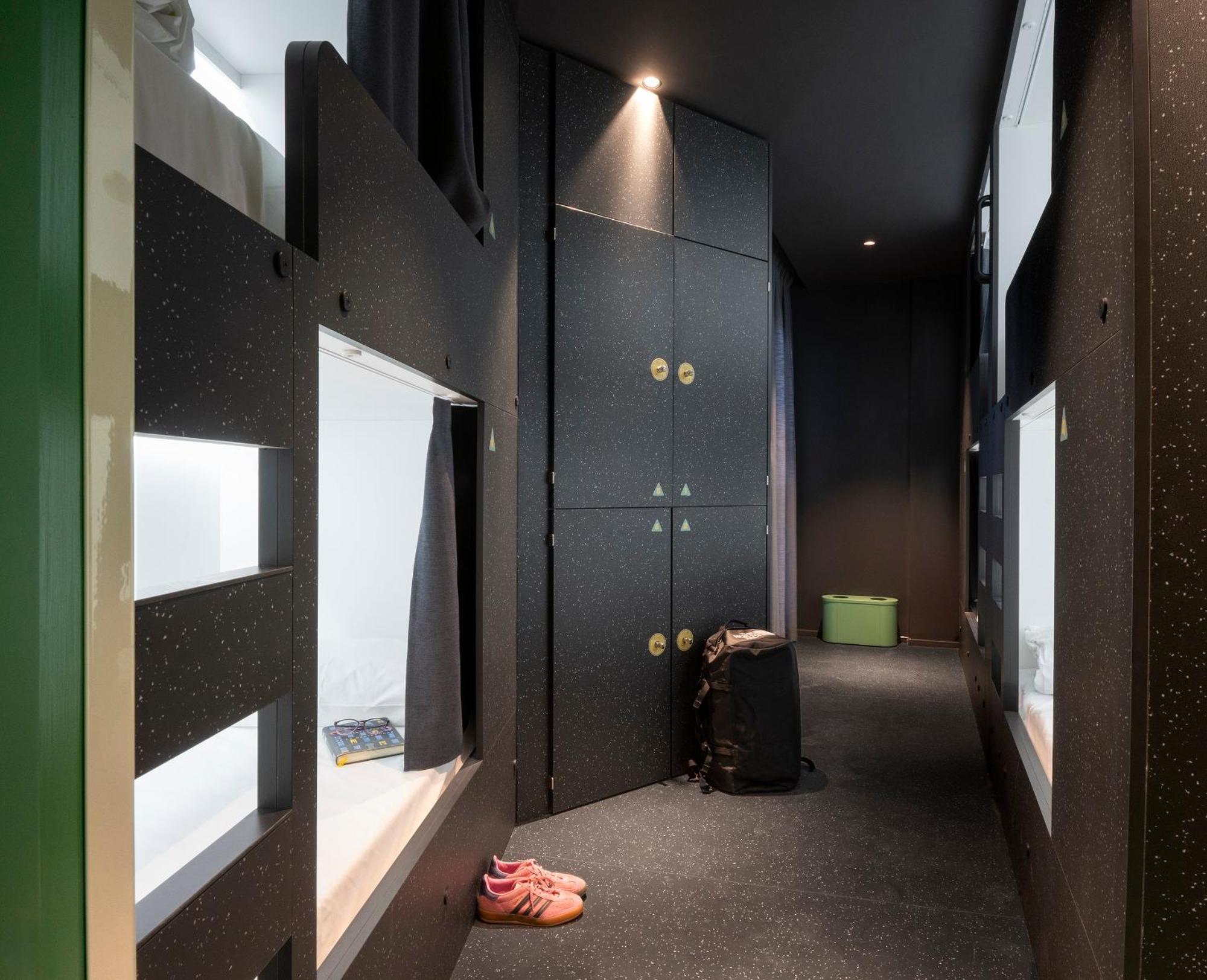 Amistat City Hostel Barcellona Esterno foto