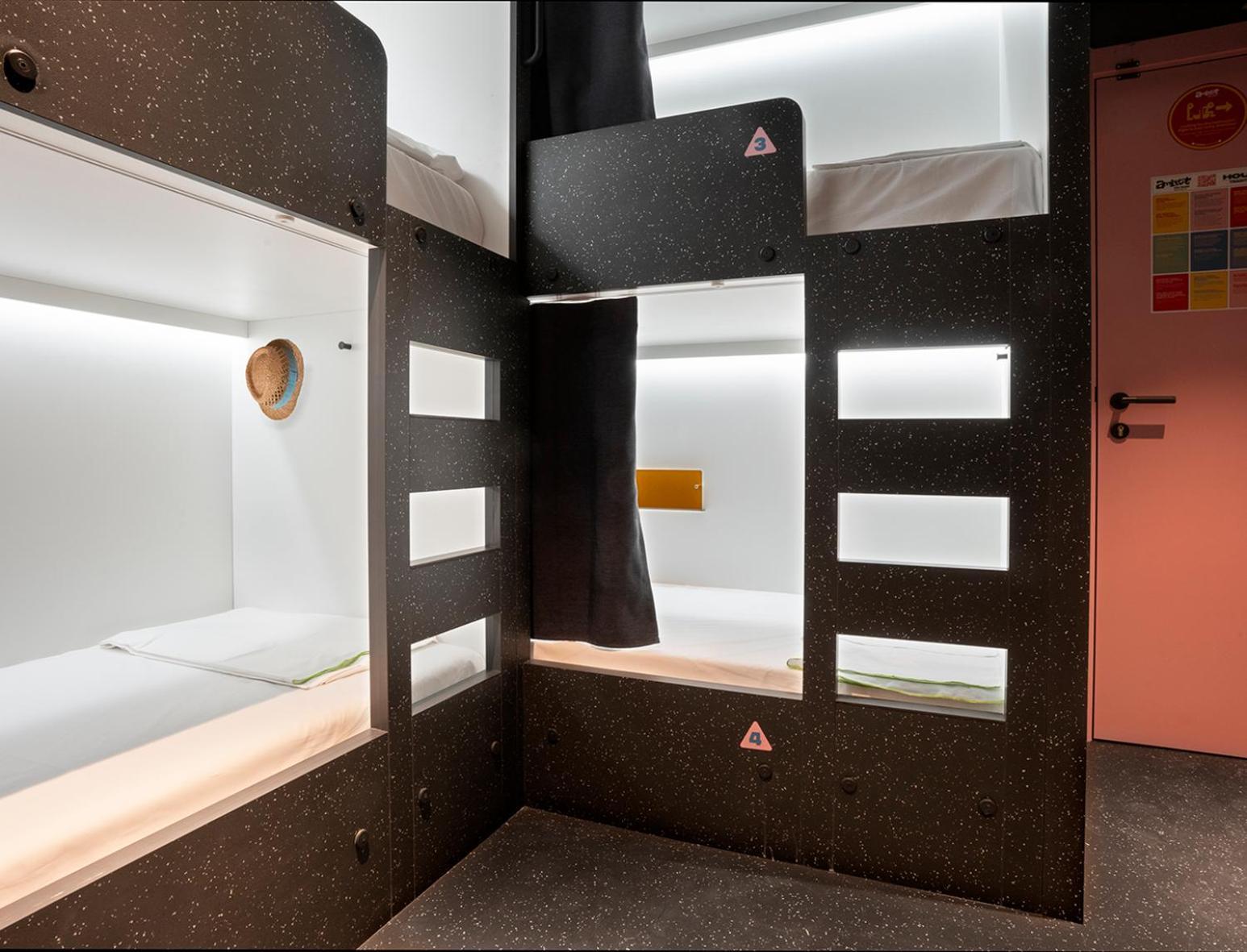 Amistat City Hostel Barcellona Esterno foto
