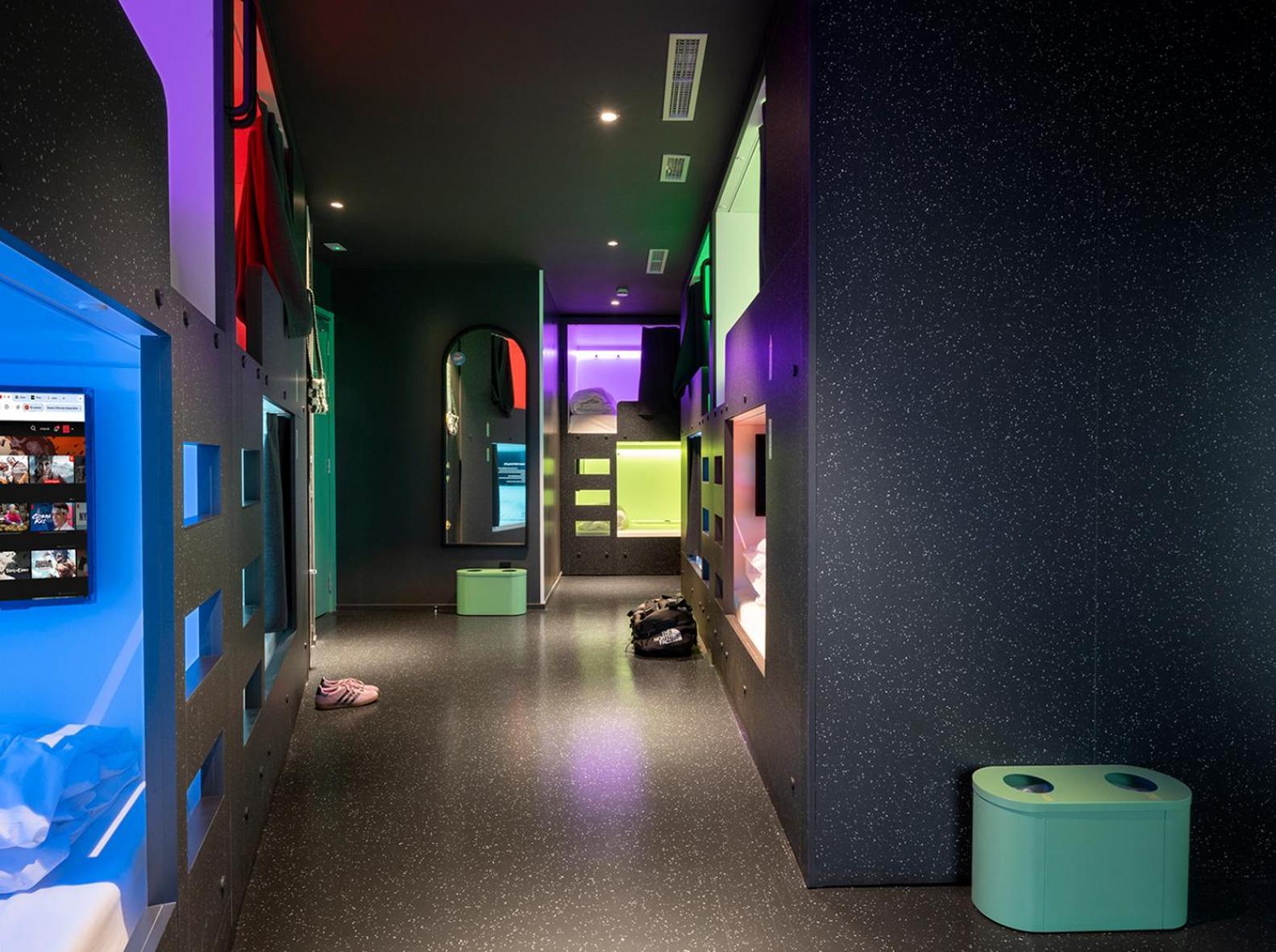 Amistat City Hostel Barcellona Esterno foto