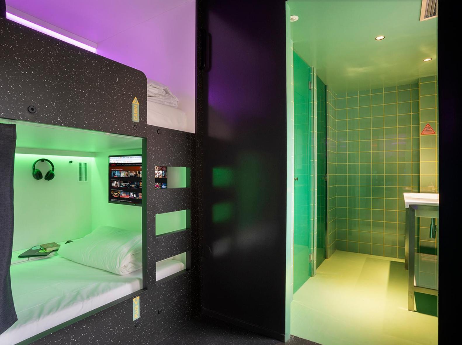 Amistat City Hostel Barcellona Esterno foto